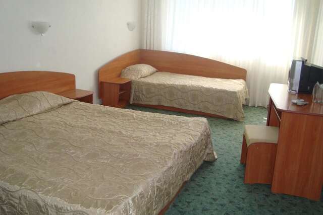 Отель Hotel Astra Равда-28